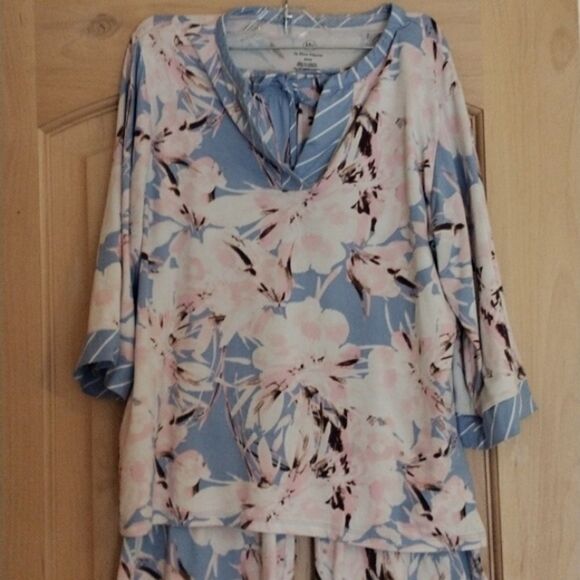 FN by Flora Nikrooz - Picture 2 of 11